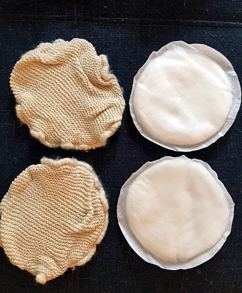 Reusable nursing pads (left) and disposable ones on the right. 