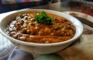 How to Cook a Tasty Ndengu (Green Grams) Stew